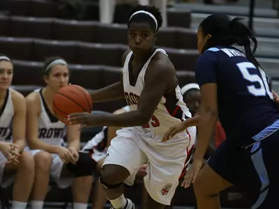 Dixon Surpasses 1000 Career Points; Bears Cruise to 59-39 Victory Over Dartmouth Image