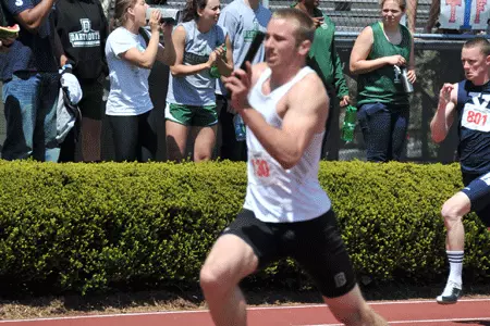 Weinstock, Rhodes Compete in Opening Day of Texas Relays Image