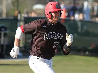 Baseball Sweeps Doubleheader Against Marist Image