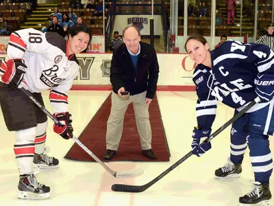 Women's Hockey Bitten by Yale's Late Surge, 3-1 Image