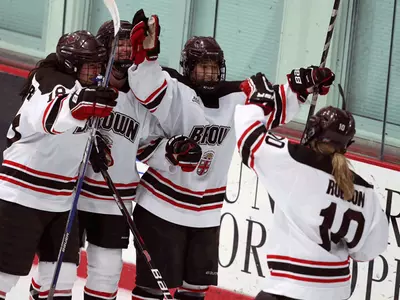Women's Hockey Hangs with No. 3 Cornell in 3-1 Loss Image
