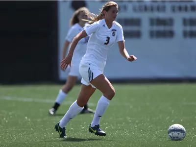 Harvard Outlasts Women's Soccer, 2-0 Image