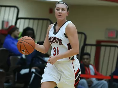 Women's Basketball Tripped Up by Penn, 70-54 Image