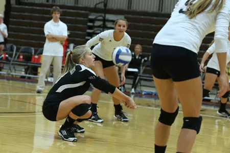 Volleyball Falls to Northwestern, 3-0 Image