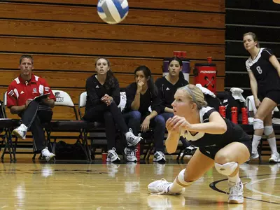 Conner Records 1,000th Career Dig in Volleyball's Loss to Cal St. Fullerton Image
