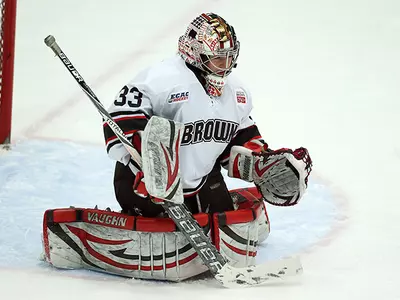 Elvin Stops Career-High 39 Shots, Women's Hockey Falls to Colgate, 3-0 Image