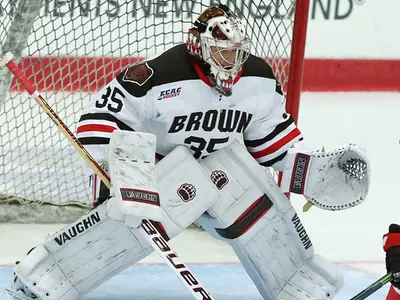 Men's Hockey Edged by No. 18 Yale, 1-0 Image