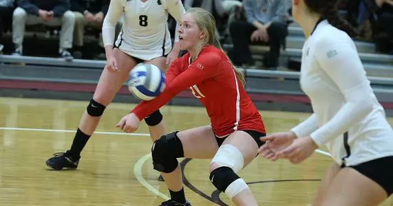 Volleyball Drops 3-0 Decision at Penn Image