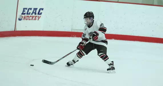 Women's Hockey Concedes 5-1 Decision to No. 9/9 Harvard Image