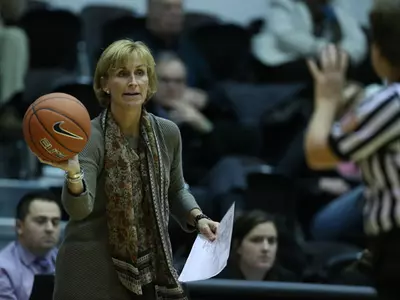 Women's Basketball Downed By Columbia, 83-74 Image