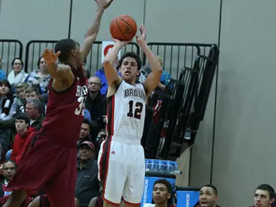 Hobbie's 21 Points Leads Brown Past Penn, 75-69 Image