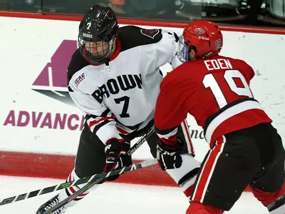 Men's Hockey Upsets No. 6 Harvard, 2-1 Image