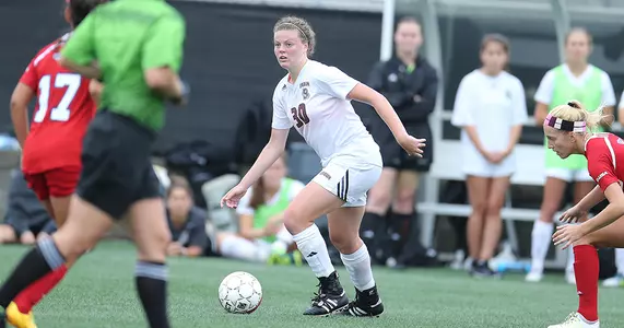 Women's Soccer Drops 1-0 Decision at Massachusetts Image