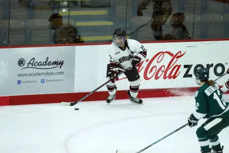 Women's Hockey's Comeback Falls Short, Defeated by St. Lawrence, 2-1 Image