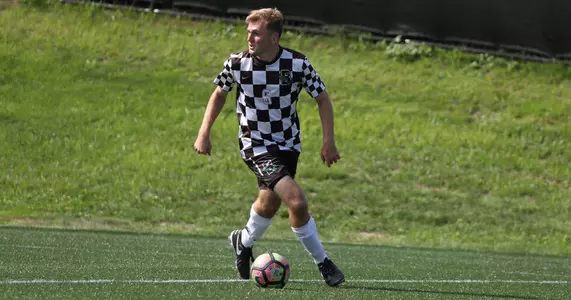 Men's Soccer Edged by Harvard, 1-0 Image