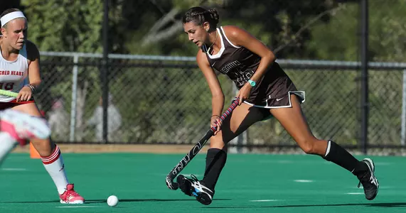 Field Hockey Bests Holy Cross, 2-1 Image