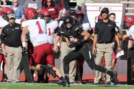 Football Falls to Stetson, 31-21 Image