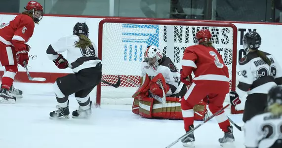 Women's Hockey Posts 3-1 Win Over Union Image