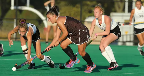 Three Seniors Score as Field Hockey Defeats Yale, 4-3, in Season Finale Image