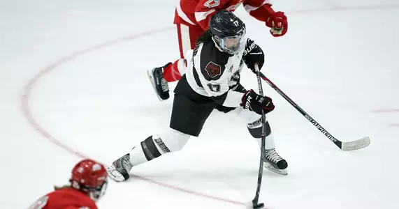 Women's Hockey Closes Out Non-Conference Play with 5-3 Loss at No. 9/9 Robert Morris Image