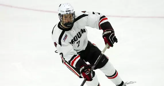 Men's Hockey Falls to UConn, 4-1, in Desert Hockey Classic Championship Image