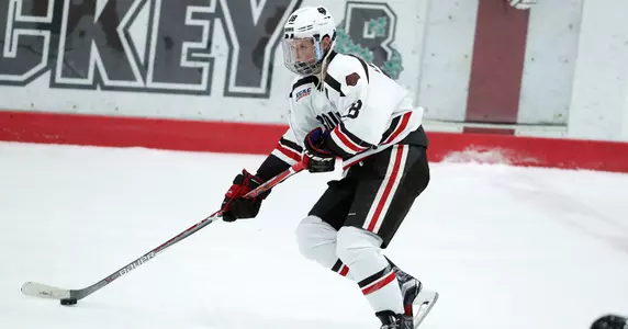 Men's Hockey Edged by Yale, 4-3 Image
