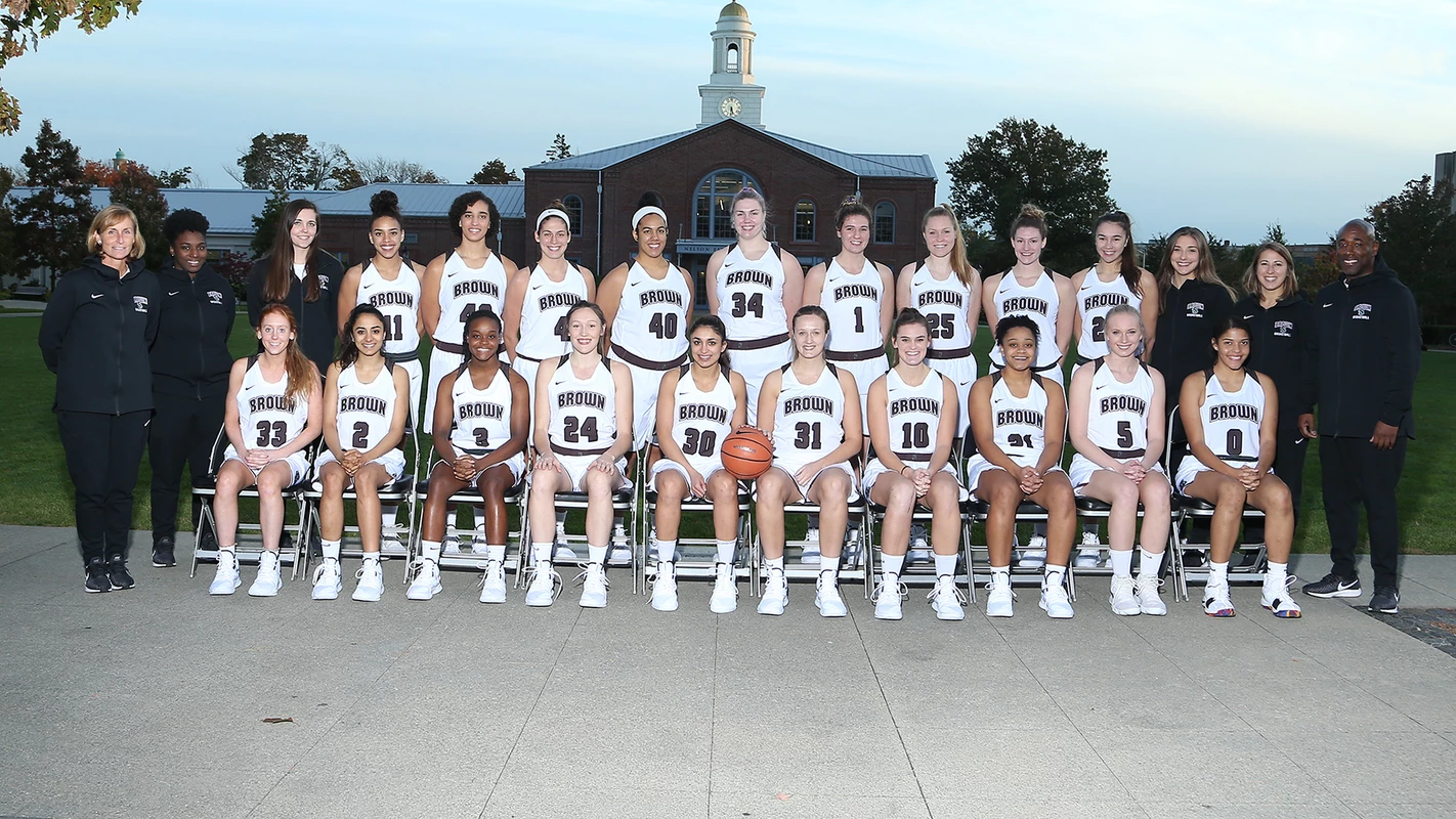 2018-19 wbb team photo 1819-092_1920x1080