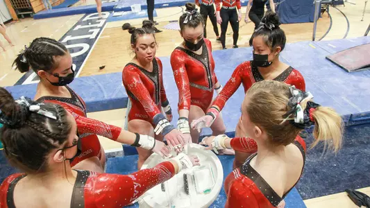 Gym-Team-Huddle