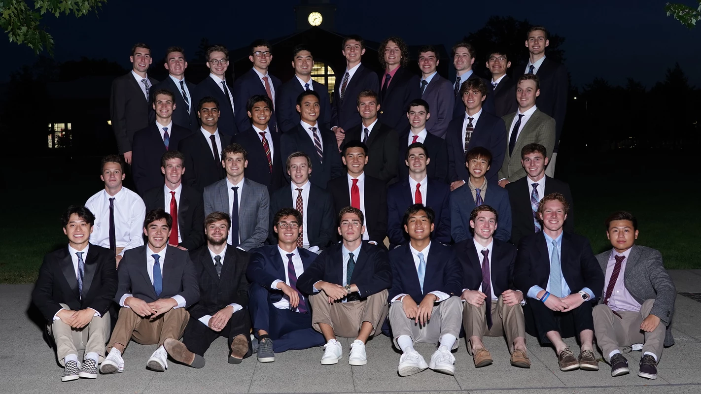 2021-22 Men's Swimming Team Photo