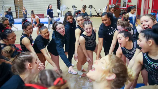 Gymnastics Pre meet huddle