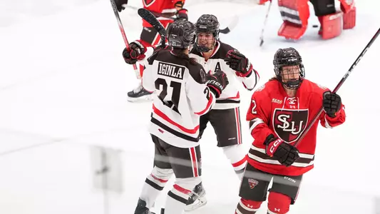 Womens Hockey Ties No.9 St.Lawrence 1-1