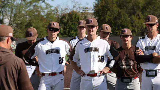 baseball-team-huddle
