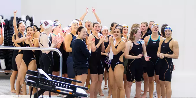 Women's Swim & Dive Cheering vs Yale