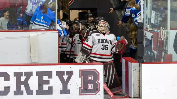 Women's Hockey Tunnel