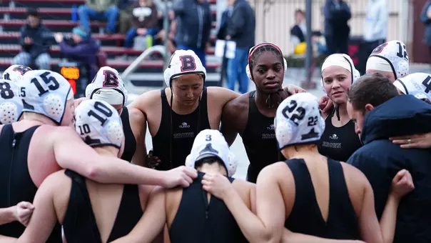 Women's Water Polo Huddle