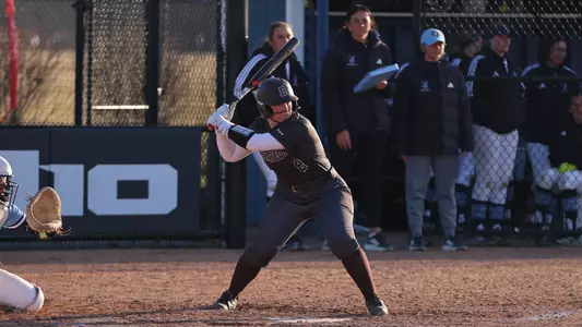Cameron Zytkewicz Ray bats at Rhode Island