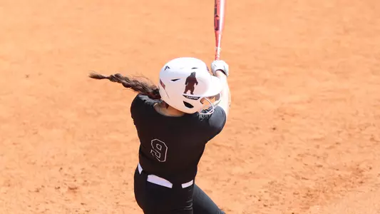 Amanda Deng hits the ball