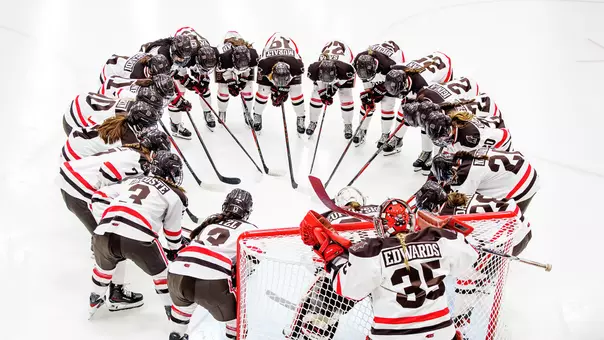 Women's Hockey Huddle pregame