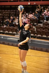 Kendall Welker warms up