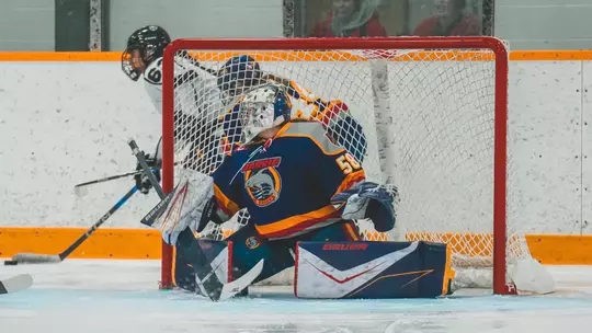 Ryleigh Maxwell women's hockey