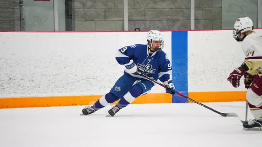 Uma Peterson women's hockey