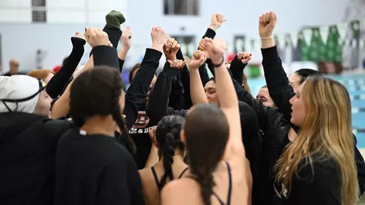 Women's Swim & Dive Huddle