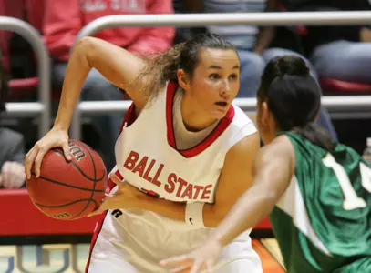 Women's Basketball Takes Part In SPC Holiday Classic