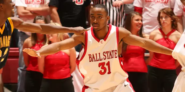 Men's Basketball Opens Holiday Invitational With 65-48 Win