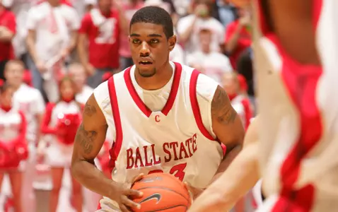 Men's Basketball Drops 76-66 Contest To Western Kentucky