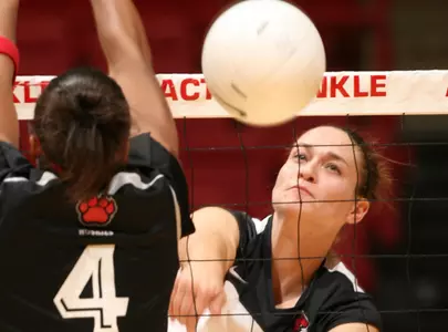 Women's Volleyball Suffers Loss to Purdue