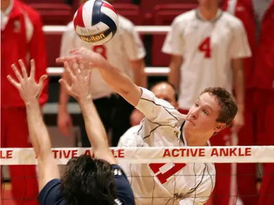Men?s Volleyball Swept By Stanford In Season Opener