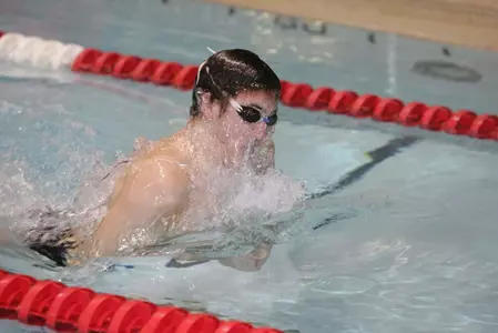 Swimming & Diving Loses In MAC Action to Ohio