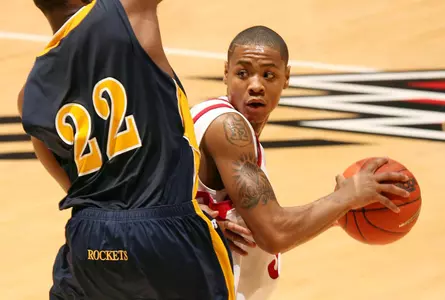 Men's Basketball Falls To Toledo At Buzzer