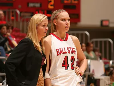 Women?s Basketball Hosts Hoosier Lady Stars In Exhibition Friday